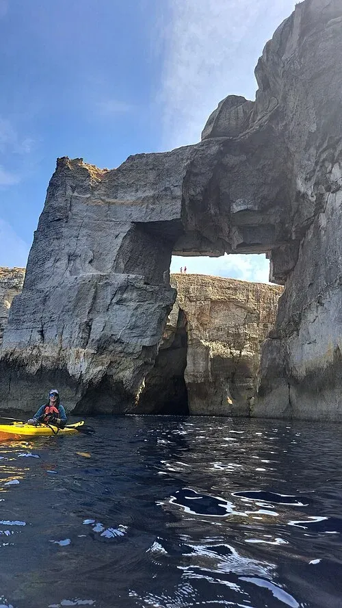 Kayaking beside Wied il-Mielaħ, Gozo