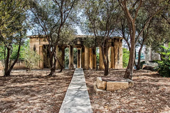 Villa Frere, Pietà