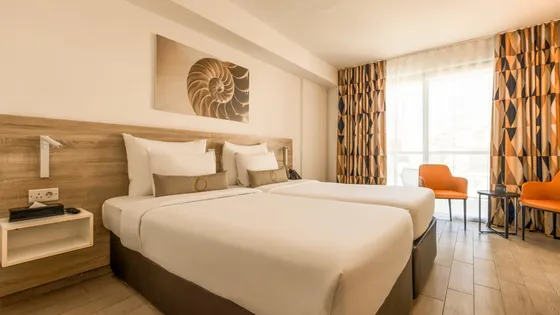 AX ODYCY guest room