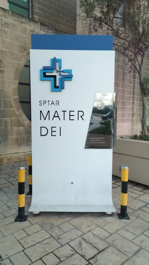 Mater Dei Hospital signage, Malta